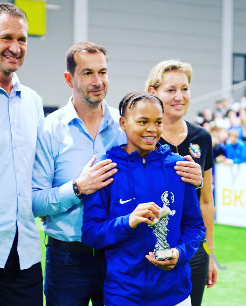 Rio Ngumoha, la joya hizo enojar al Chelsea y rompe récords con Liverpool