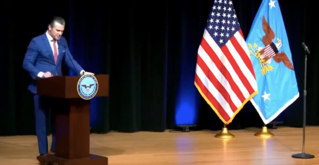 secretario-guerra-estados-unidos-recita-versiculo-biblico-pulp-fiction