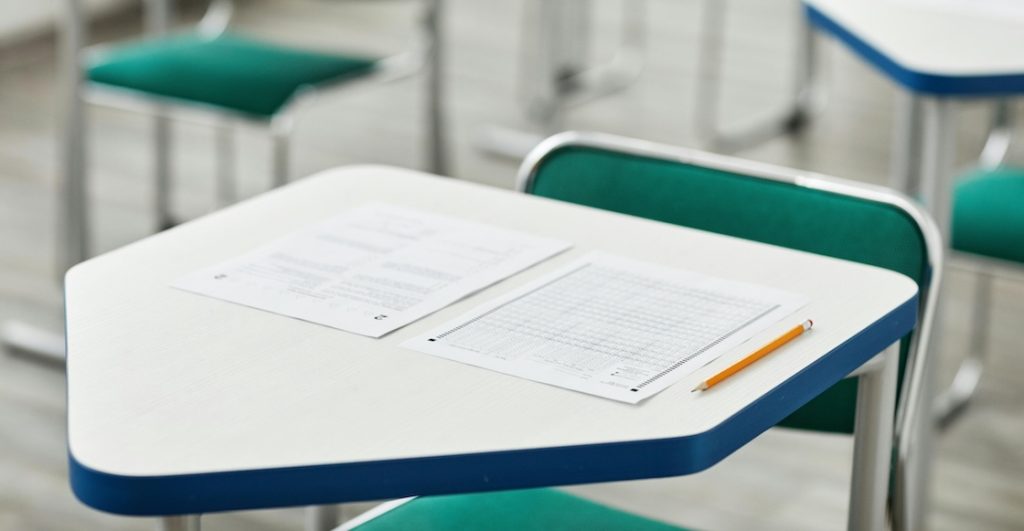 Mayo viene con 3 puentes para las escuelas en México