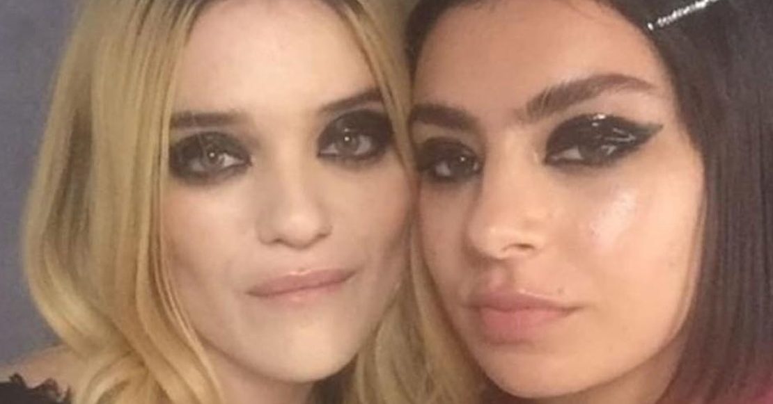 Sky Ferreira acusa que Charli XCX grabó canciones suyas, pero sin darle crédito