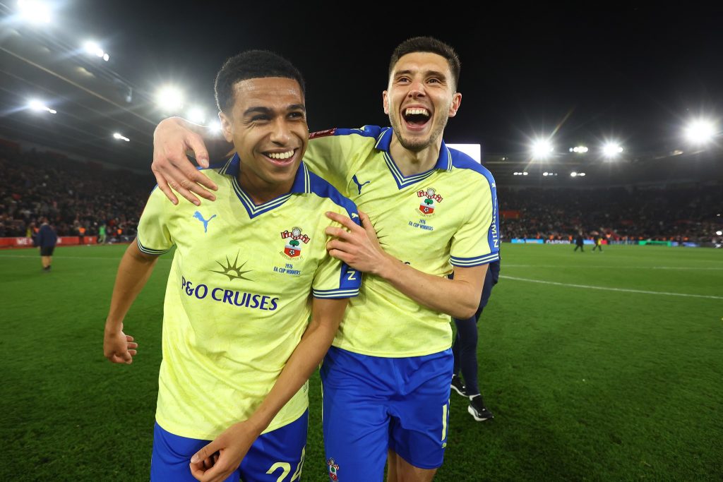 El uniforme amarillo del Southampton