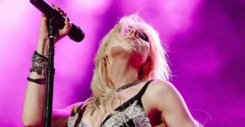 Hospitalizan a Taylor Momsen por picadura de araña antes de concierto de AC/DC