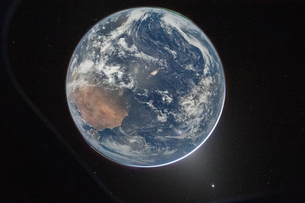 De Artemis II para el mundo: Las increíbles fotos de la Tierra captadas desde el espacio