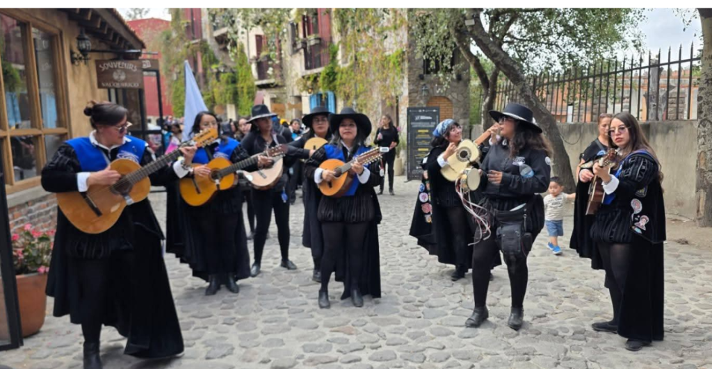 ¿Sin plan para este finde? El Centro Histórico de la CdMx se arma con callejoneadas, tunas y concierto gratis