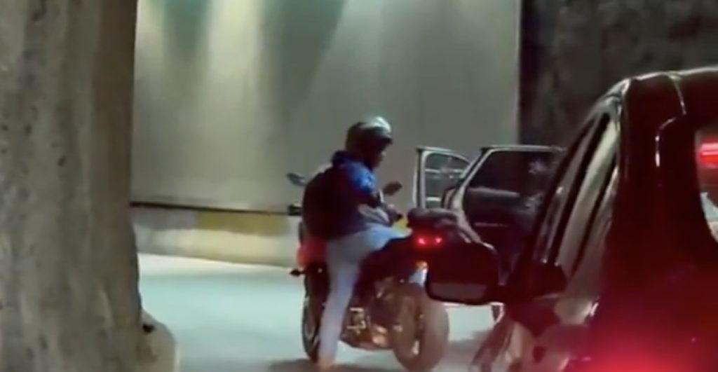 Seguridad en CDMX: Captan asalto en túnel de Santa Fe