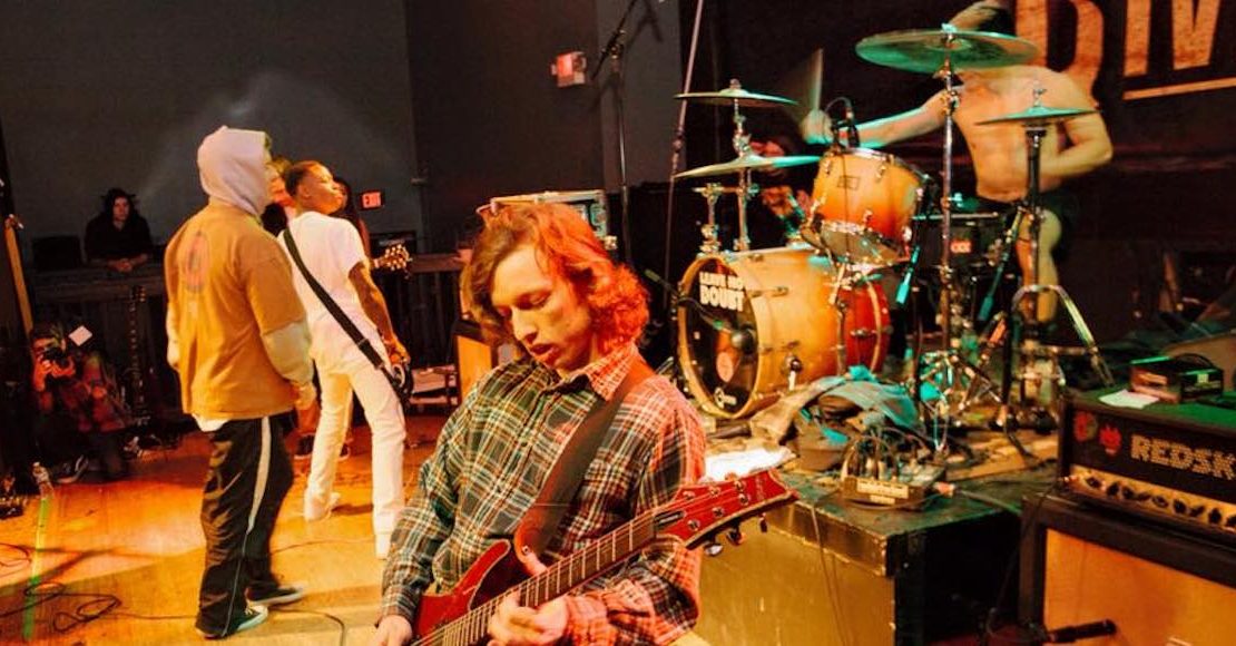 Brady Ebert, exguitarrista de Turnstile, acusado de intentar matar al padre de Brendan Yates