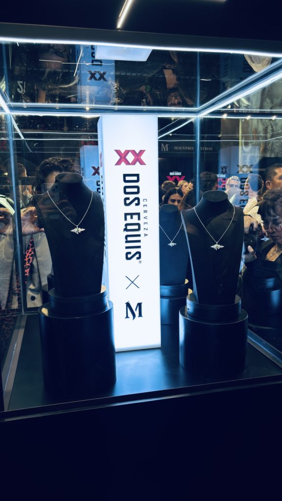 vitrina dos equis maestros joyeros