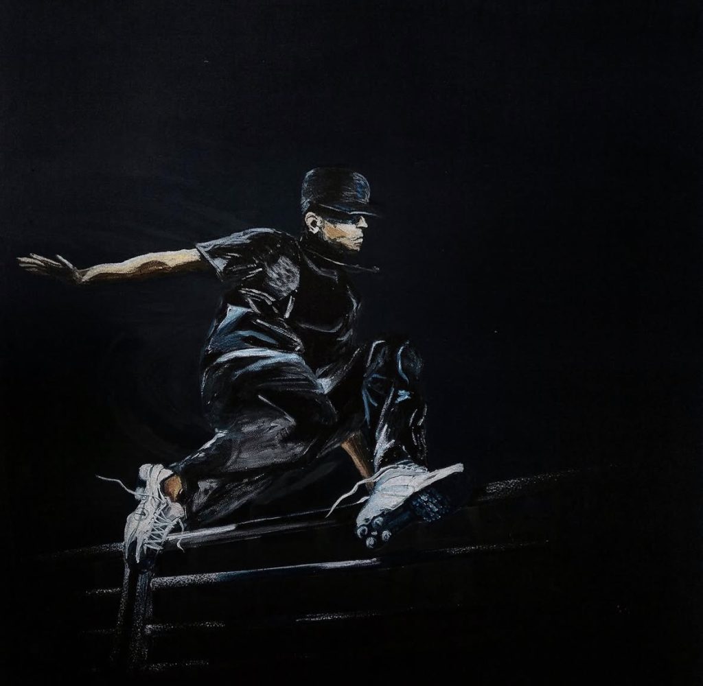 Ilustración de Trueno saltando sobre un escenario oscuro, vestido completamente de negro y usando tenis blancos.