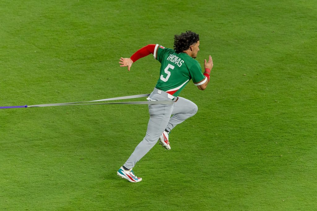 Alek Thomas llega a los Dodgers, pero deja las Grandes Ligas