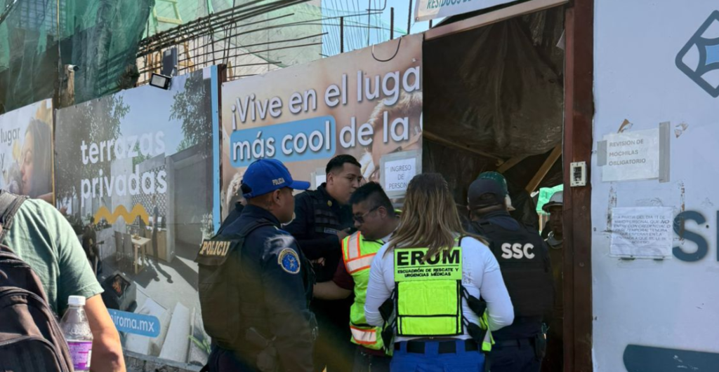 Colapsa grúa en construcción frente a Parque Delta y deja a 4 personas lesionadas