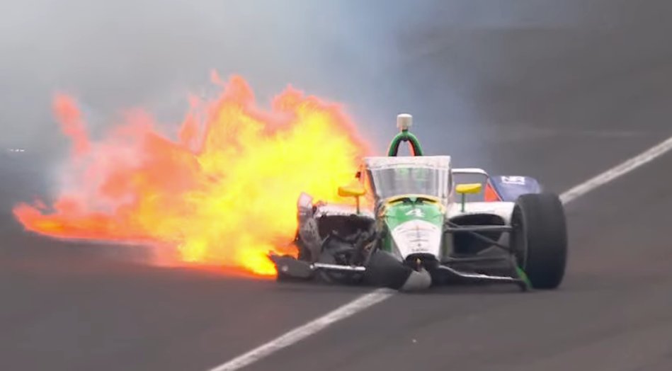 Choque Caio Collet en las 500 Millas de Indianapólis
