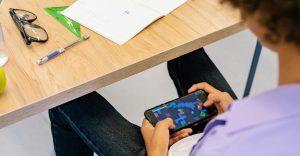 Congreso de CDMX aprueba regulación de uso de celulares en escuelas, ¿de qué va?