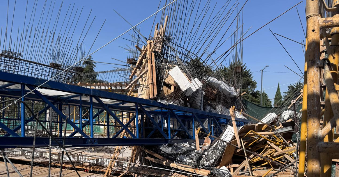 Colapsa grúa en construcción frente a Parque Delta y deja a 4 personas lesionadas