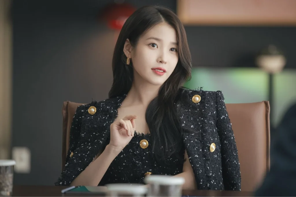 Sung Hee-joo en 'La corona perfecta', interpretada por IU