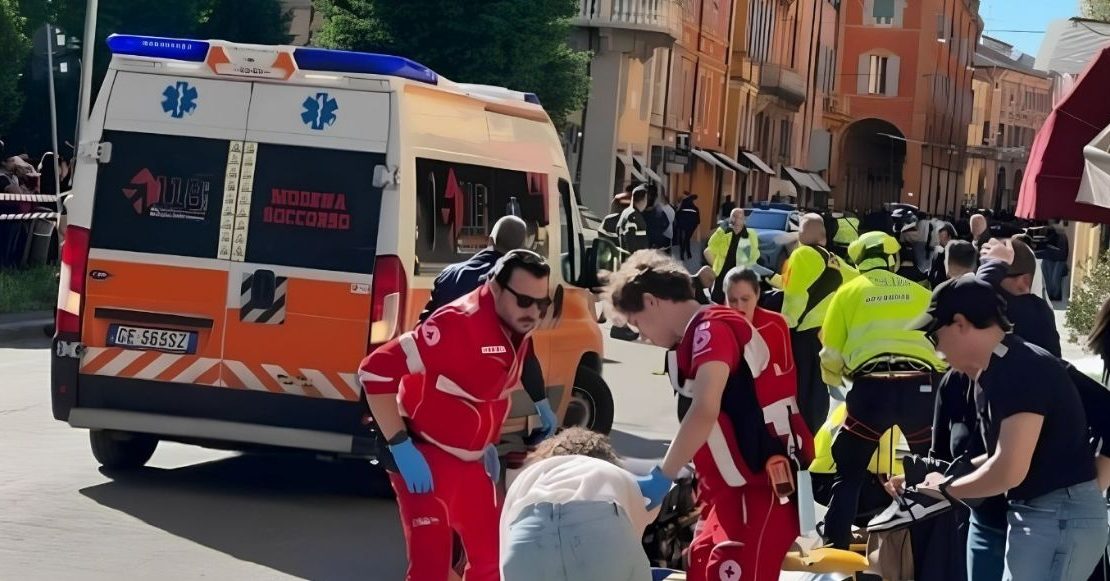 Hombre atropella a varias personas y luego intenta huir con un cuchillo en Italia
