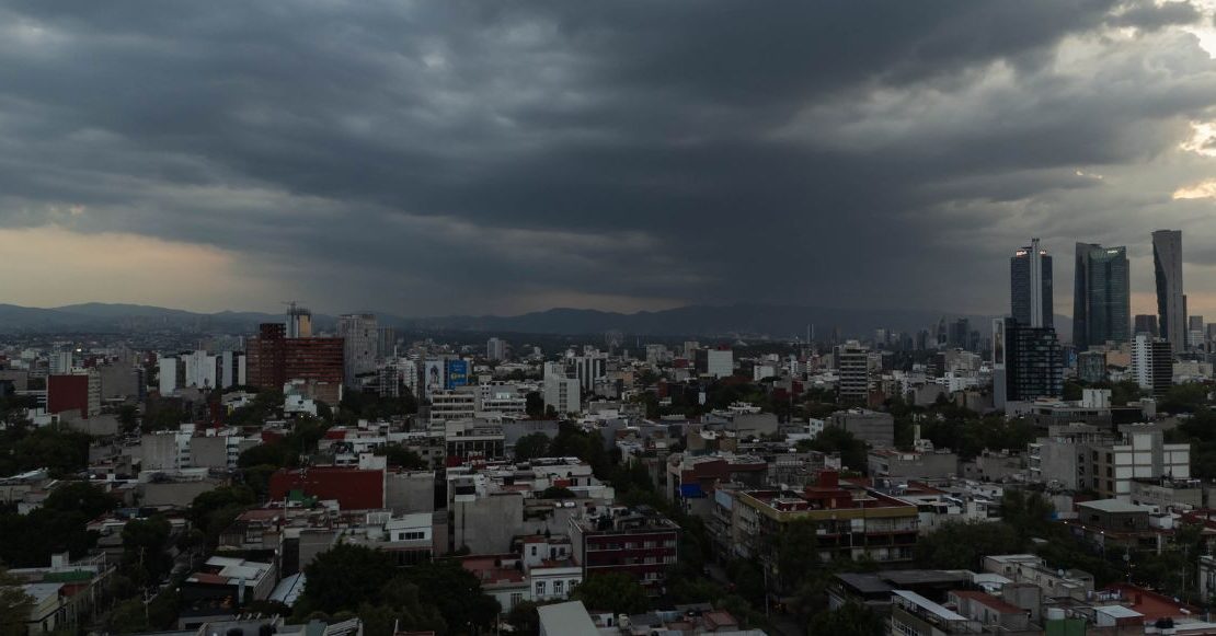 ¡La lluvia podría arruinarte el plan! Prevén tormentas y granizo en CDMX este domingo