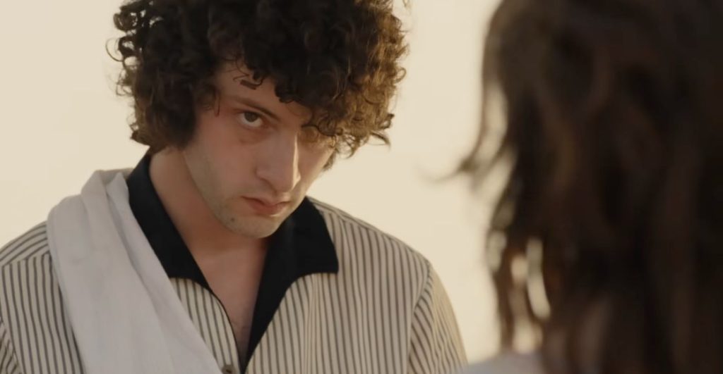 Dominic Sessa toma el papel de Anthony Bourdain en el tráiler de 'Tony'