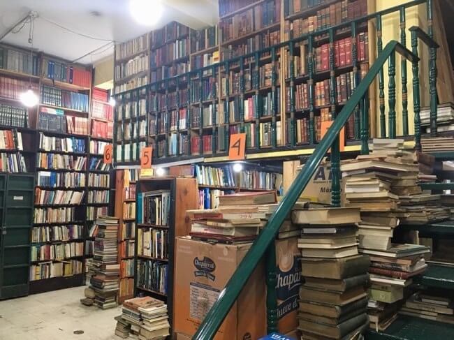 Larga vida a Donceles: El callejón de los libros viejos