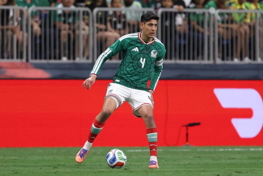 Edson Álvarez, con la Selección Mexicana