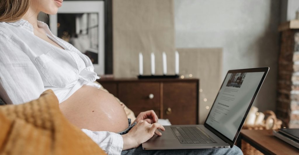 Maternidades que sostienen: Porque ser mamá no debería costarte el trabajo 