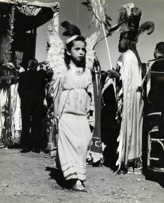 Esto no es México, es una fotografía en blanco y negro tomada por Graciela Iturbide