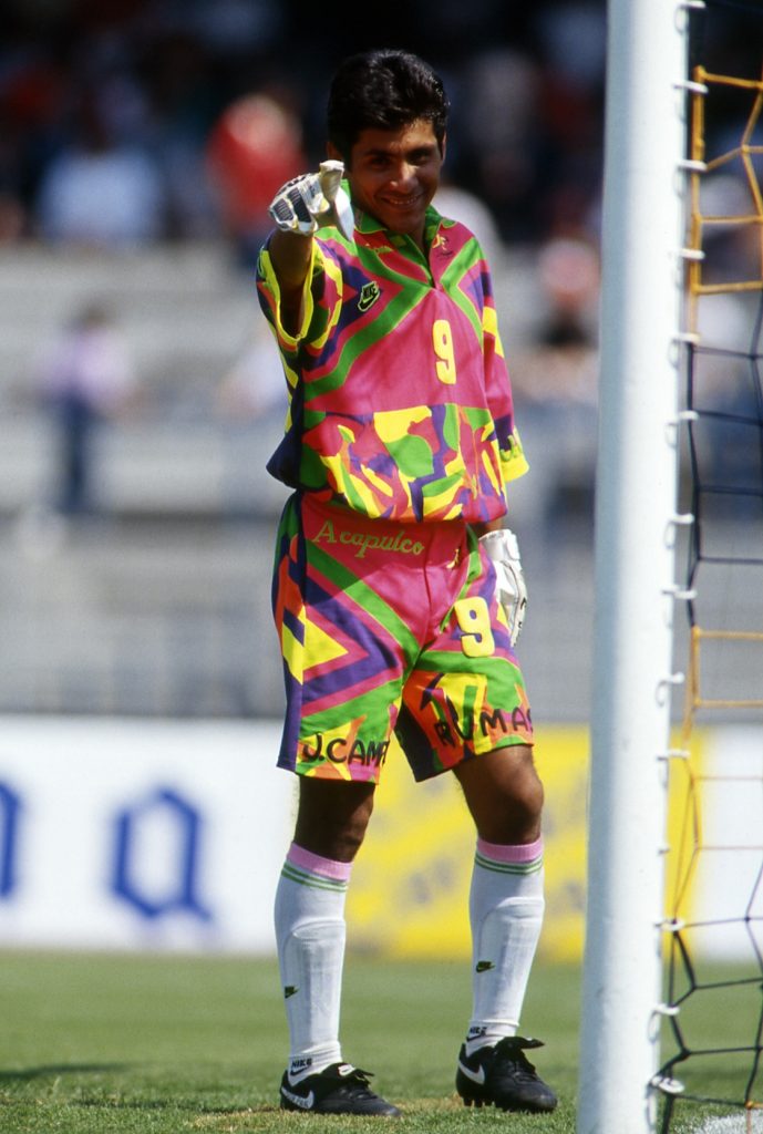 Jorge Campos jugando con Pumas