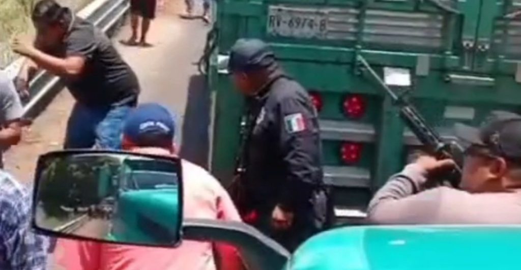 protesta-cnte-disparos-carretera-mitla-investigacion-contra-alcalde-2