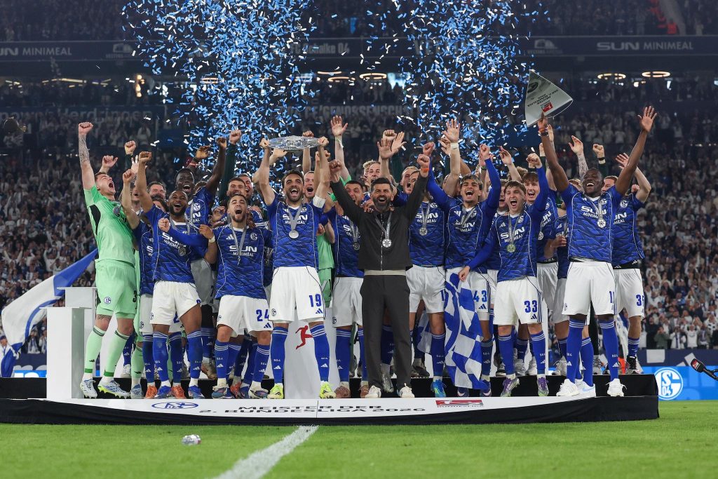 Schalke 04 regresa a la Bundesliga