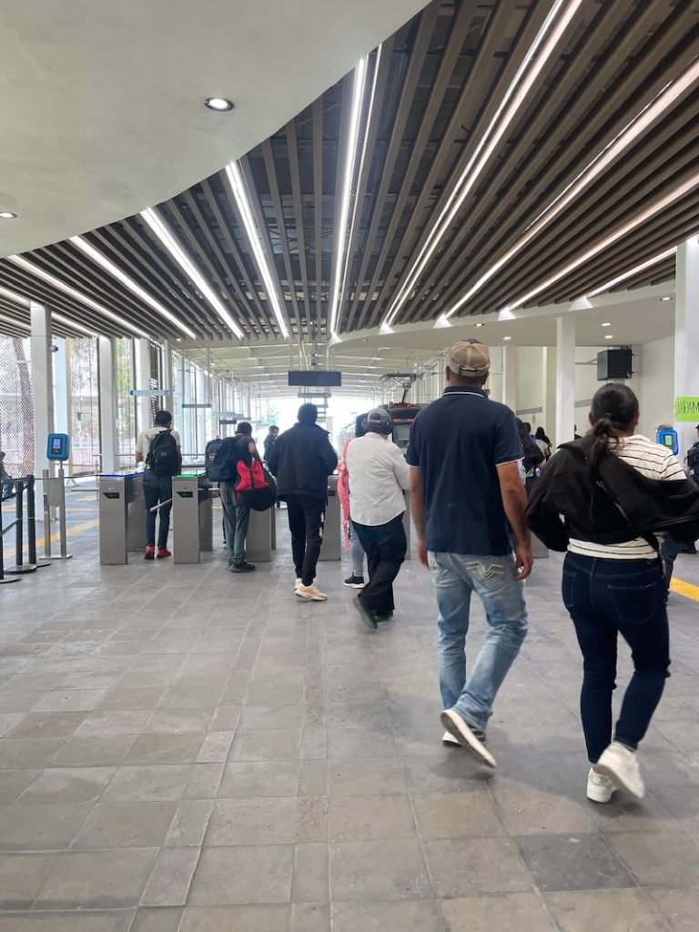 Viajamos en el Ajolote (el Tren Ligero) y, ¿qué tal están los nuevos trenes?