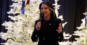 tulsi-gabbard-renuncia-cargo-directora-inteligencia-nacional-estados-unidos