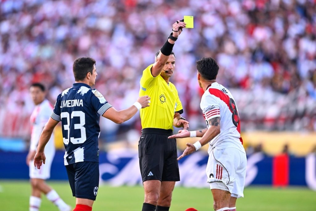 Árbitro del México vs Ecuador