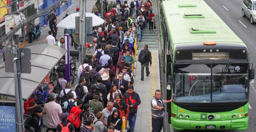 Retrasos, fallas y estaciones colapsadas: el transporte de CDMX llega al Mundial entre problemas y quejas
