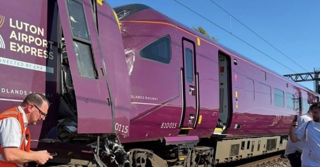 Un choque de dos trenes en Inglaterra deja sin vida al chofer y a 28 personas lesionadas