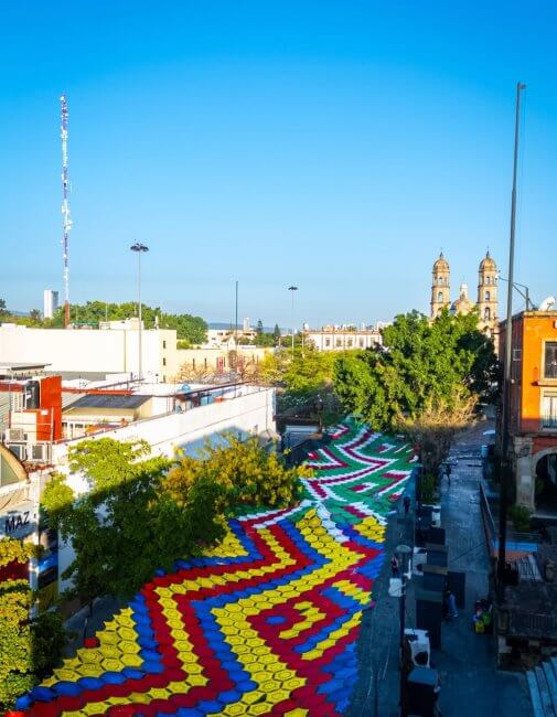 El cielo de tela: La monumental instalación mundialista de Zapopan