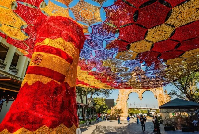 El cielo de tela: La monumental instalación mundialista de Zapopan