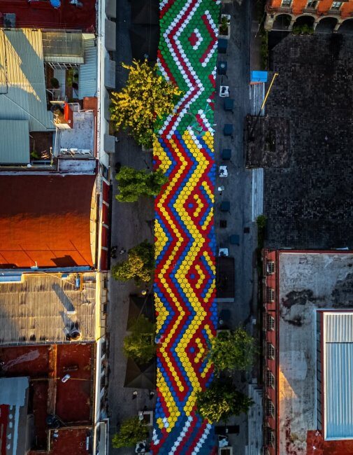 El cielo de tela: La monumental instalación mundialista de Zapopan