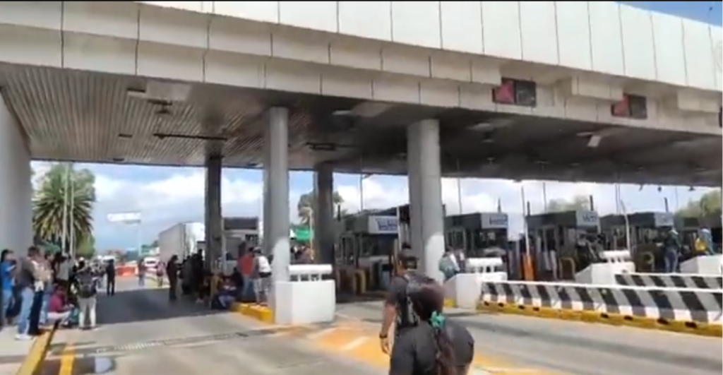 Una jornada más de protestas: CNTE permite paso libre en autopistas México-Cuernavaca y Puebla
