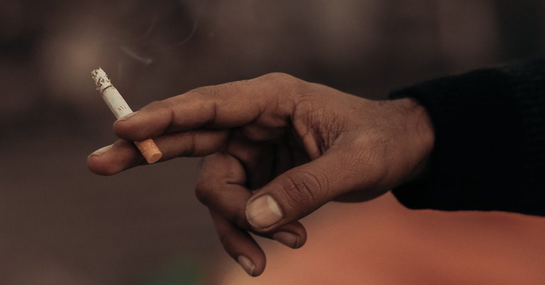 ¿Dónde está prohibido fumar en México y cuánto te puede costar?