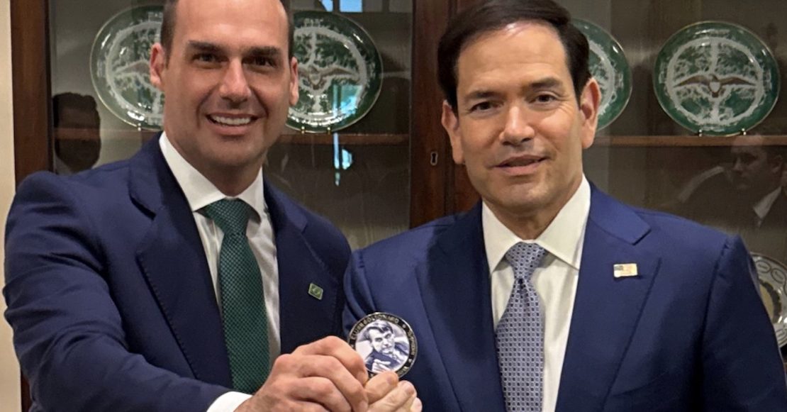 Condenan a hijo de Jair Bolsonaro a 4 años de prisión por boicot