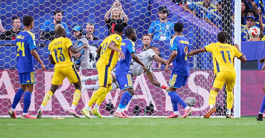 Eloy Room mantiene con vida a Curazao con el nuevo récord de atajadas en la historia del Mundial
