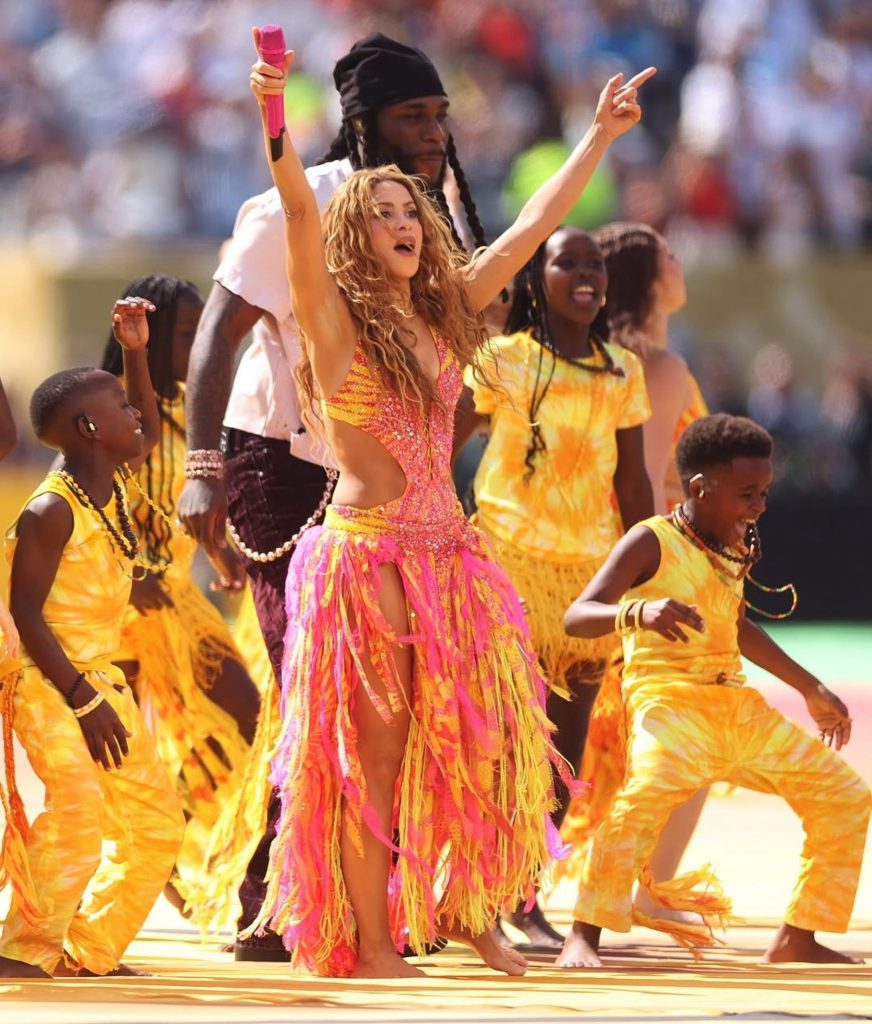 Ellos son los Ghetto Kids, grupo infantil de Uganda que bailó con Shakira en la final del Mundial