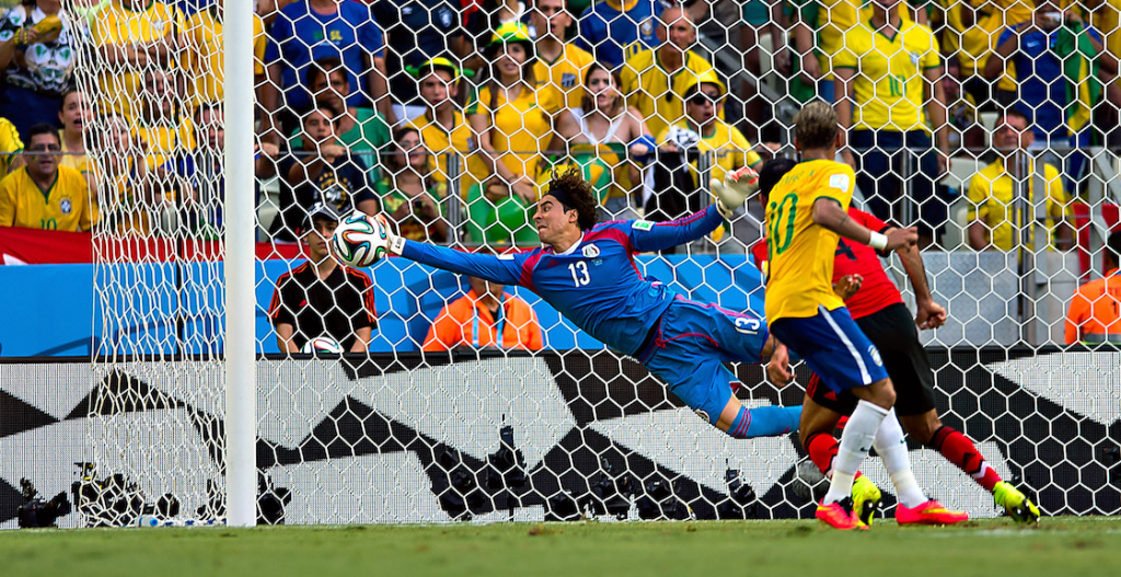 Memo Ochoa | Neymar