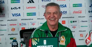 Javier Aguirre en conferencia de prensa