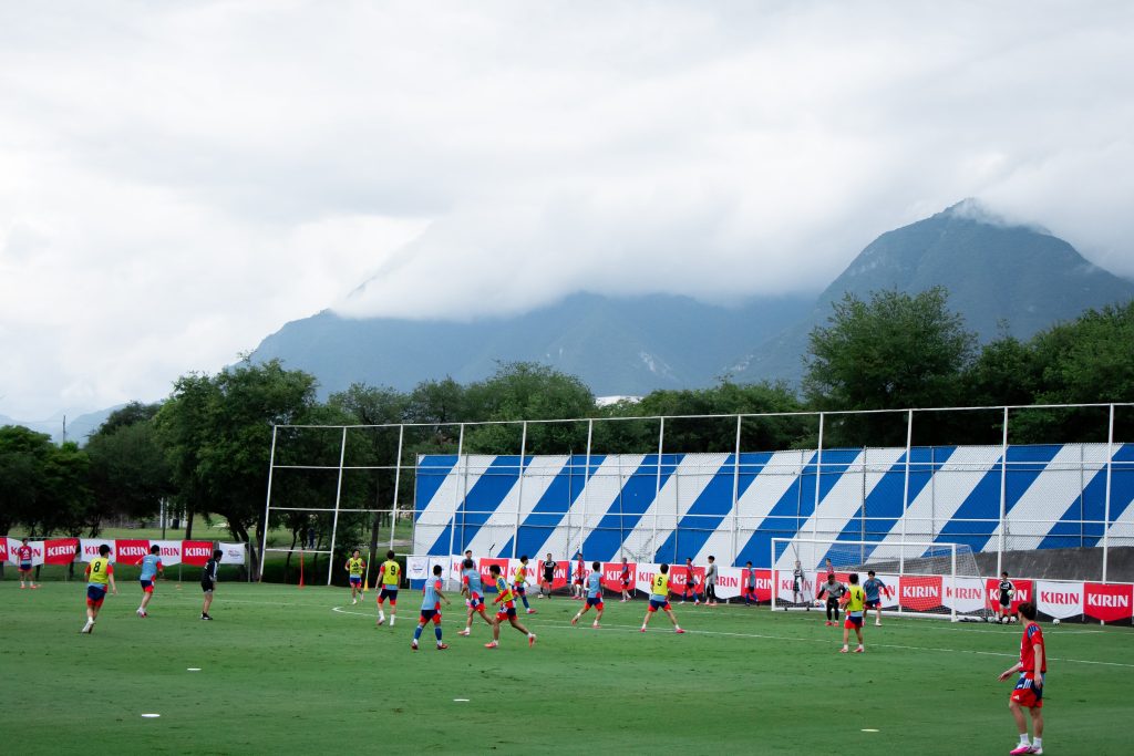 Takefusa Kubo, sobre las canchas de Tigres que Japón dejó en Monterrey