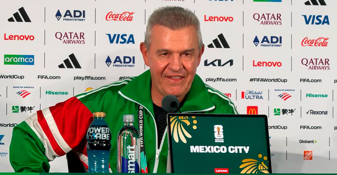 Javier Aguirre en conferencia