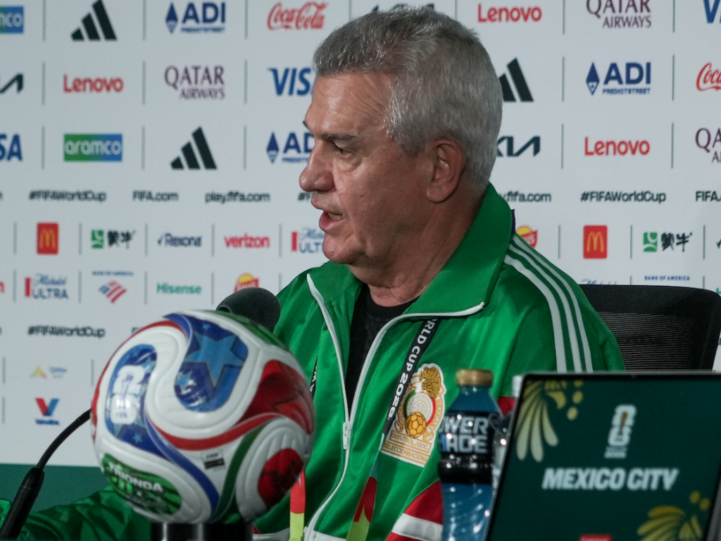 Javier Aguirre en conferencia de prensa