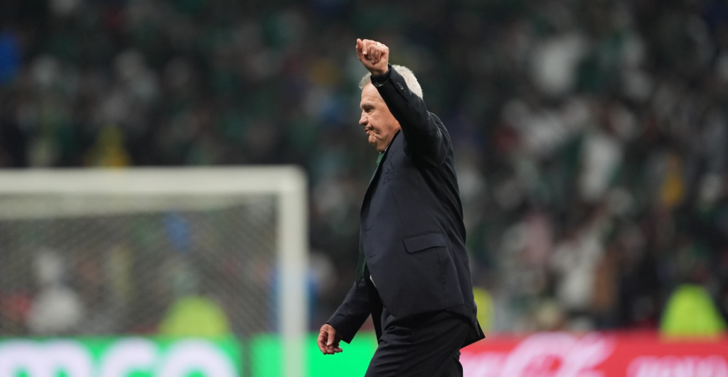 Javier Aguirre sueña con los cuartos de final y dice que "Falta otro partido más"