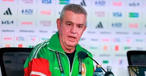 Javier Aguirre en conferencia de prensa