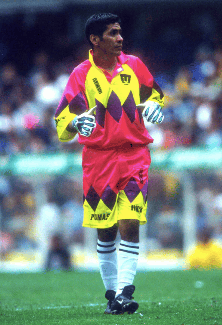 Jorge Campos el portero más elegante de la historia