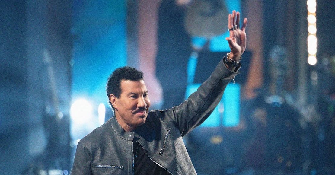 Lionel Richie suspende concierto: Salió del escenario tras mareo y no regresó